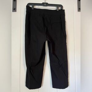 ALIA black comfort waist Capri pants